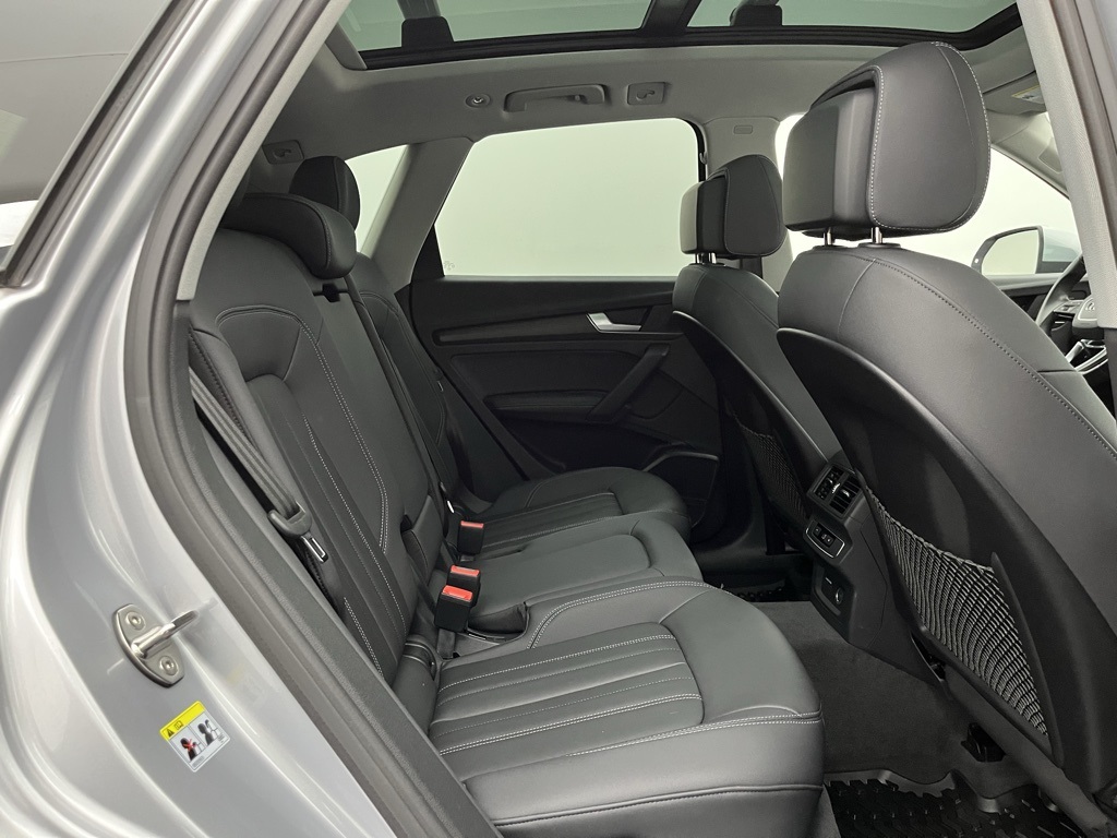Vehicle image 15 of 38