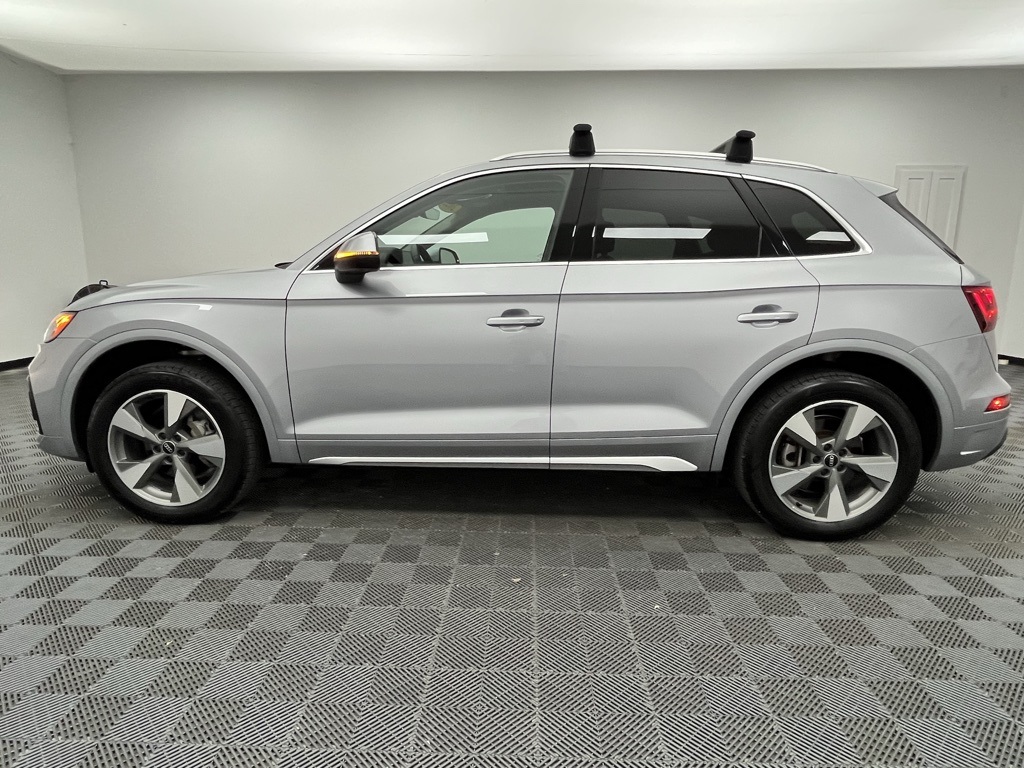 Vehicle image 8 of 38