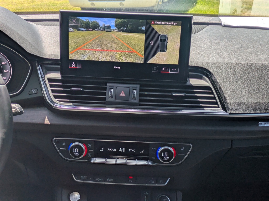 Vehicle image 16 of 32