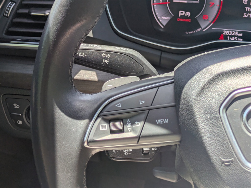 Vehicle image 24 of 32