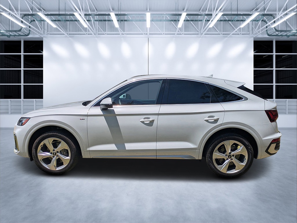 Vehicle image 8 of 32