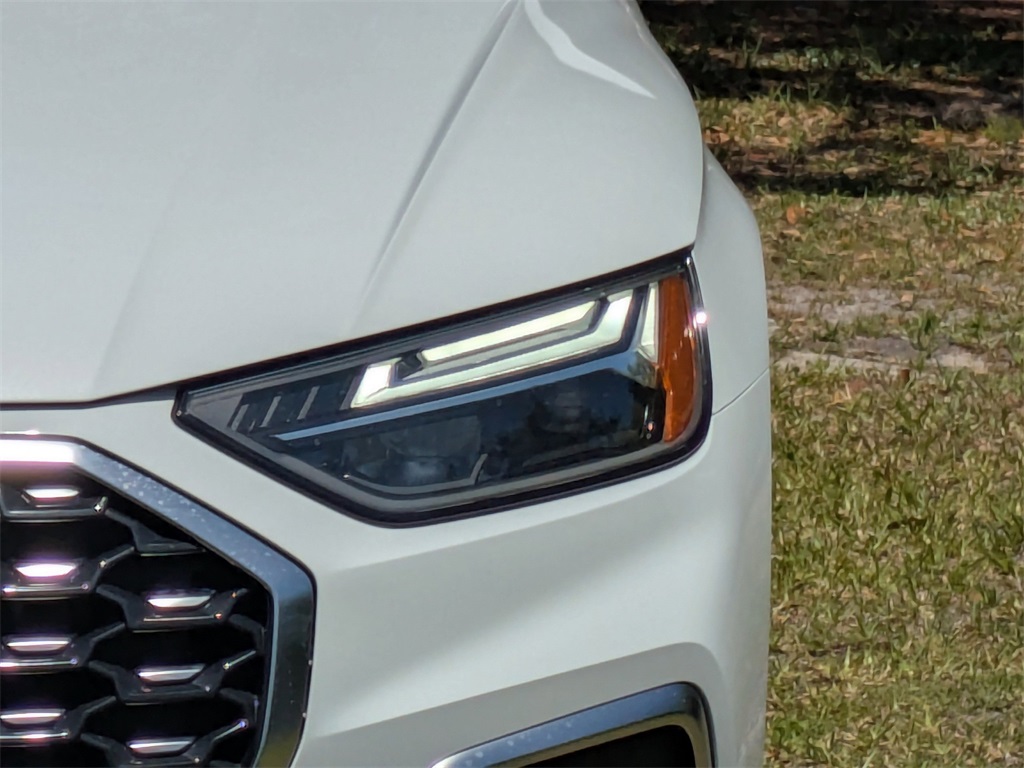 Vehicle image 9 of 32