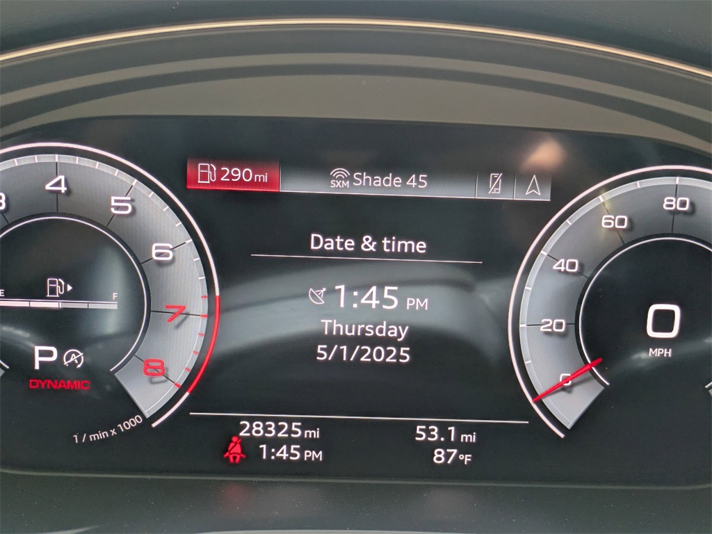 Vehicle image 26 of 32
