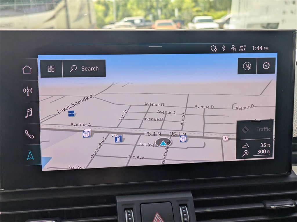 Vehicle image 19 of 32
