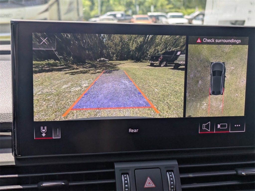 Vehicle image 20 of 32