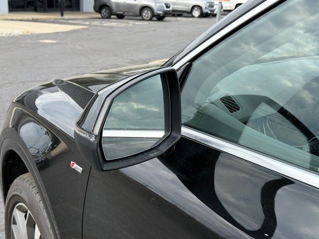 Vehicle image 16 of 32