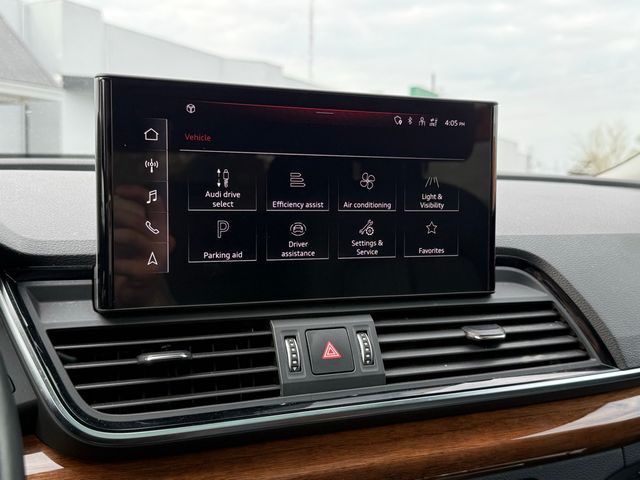 Vehicle image 23 of 32
