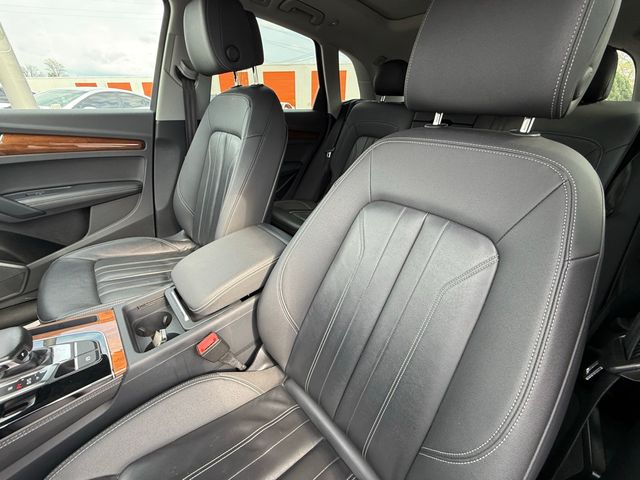 Vehicle image 11 of 32