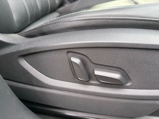 Vehicle image 27 of 32