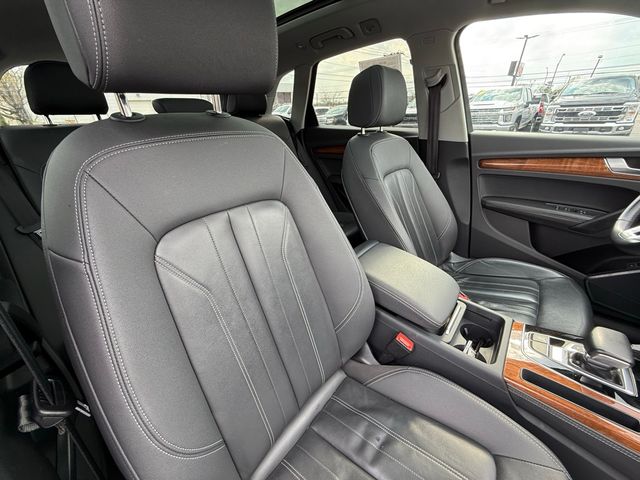 Vehicle image 13 of 32