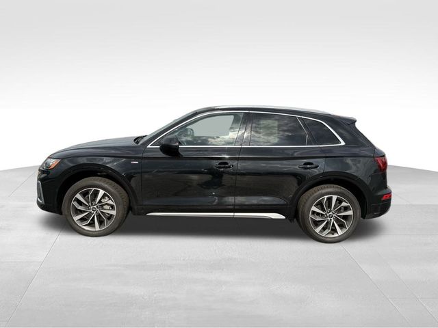 Vehicle image 8 of 32
