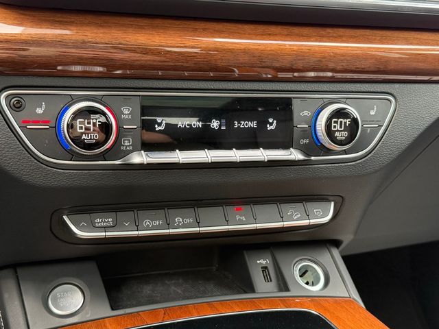 Vehicle image 24 of 32