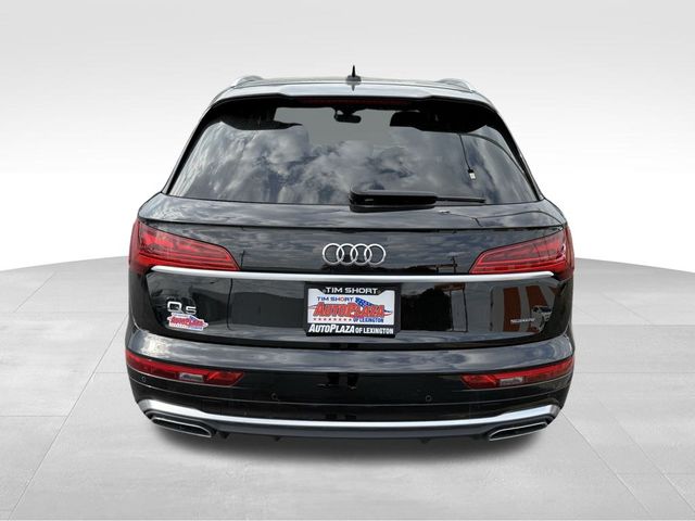 Vehicle image 6 of 32