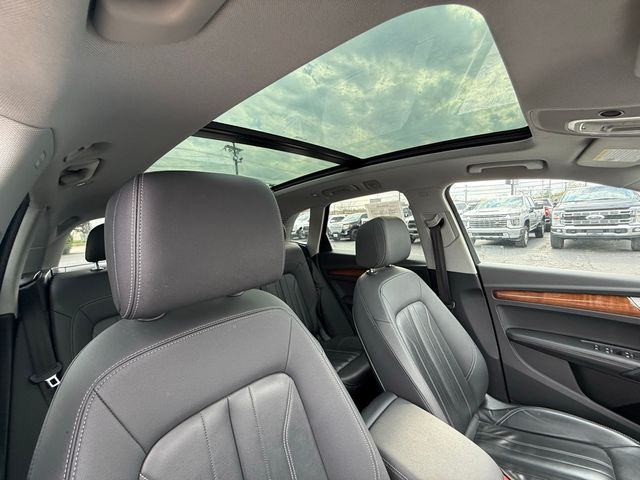 Vehicle image 14 of 32