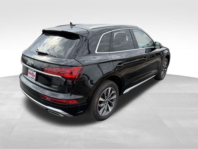 Vehicle image 5 of 32