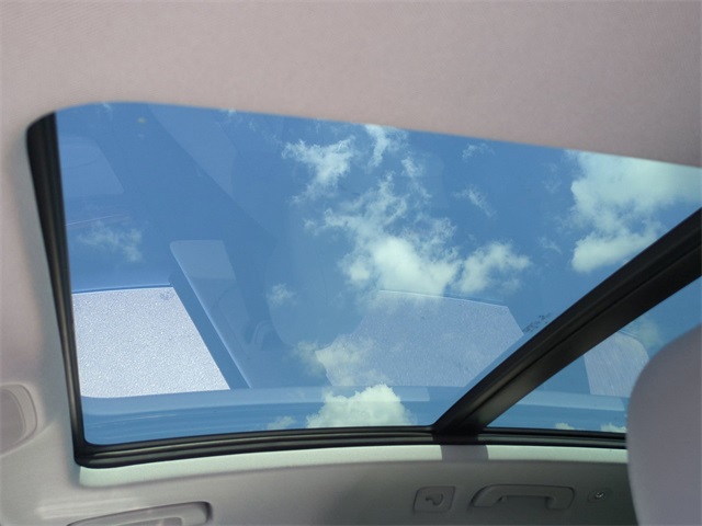 Vehicle image 20 of 30