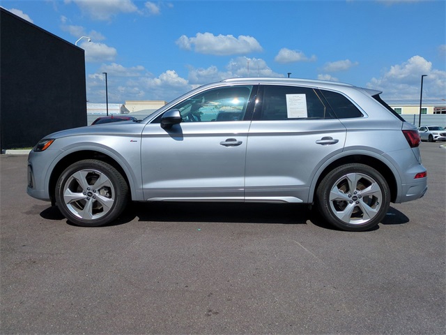 Vehicle image 8 of 30
