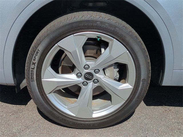 Vehicle image 11 of 30