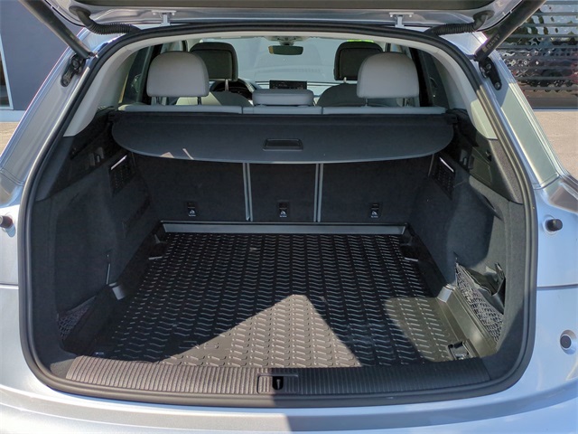 Vehicle image 13 of 30