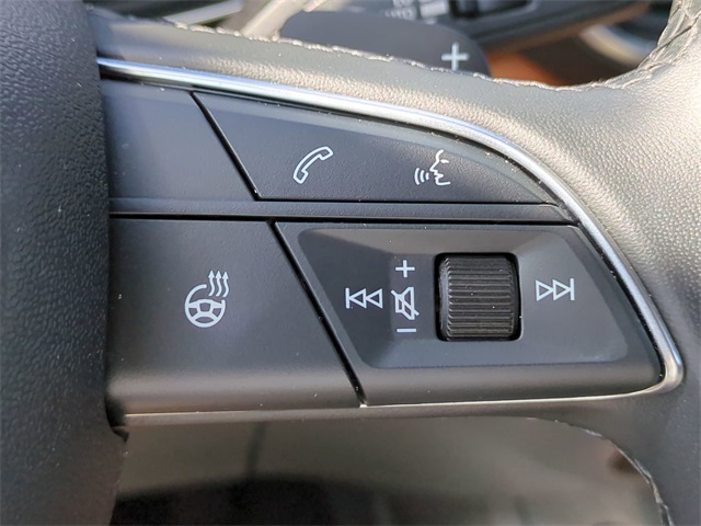 Vehicle image 27 of 30