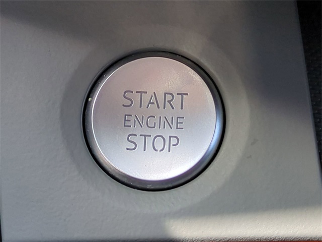 Vehicle image 29 of 30