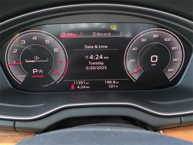 Vehicle image 28 of 30