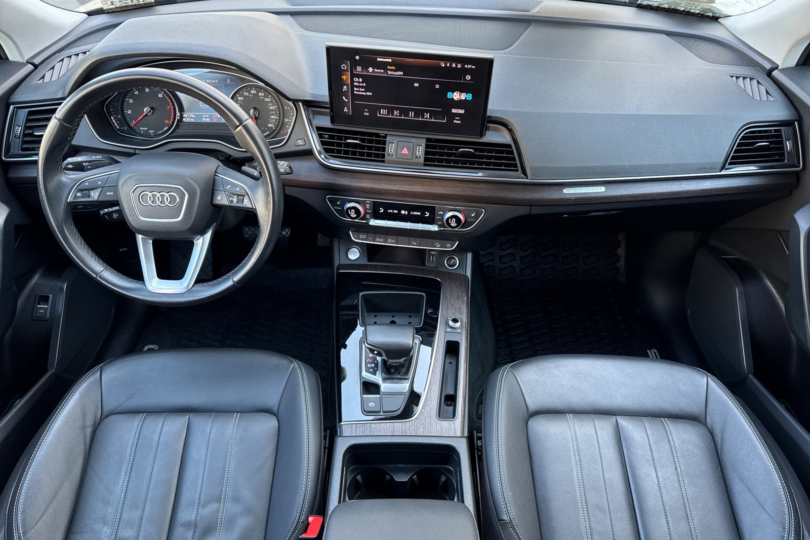 Vehicle image 13 of 29