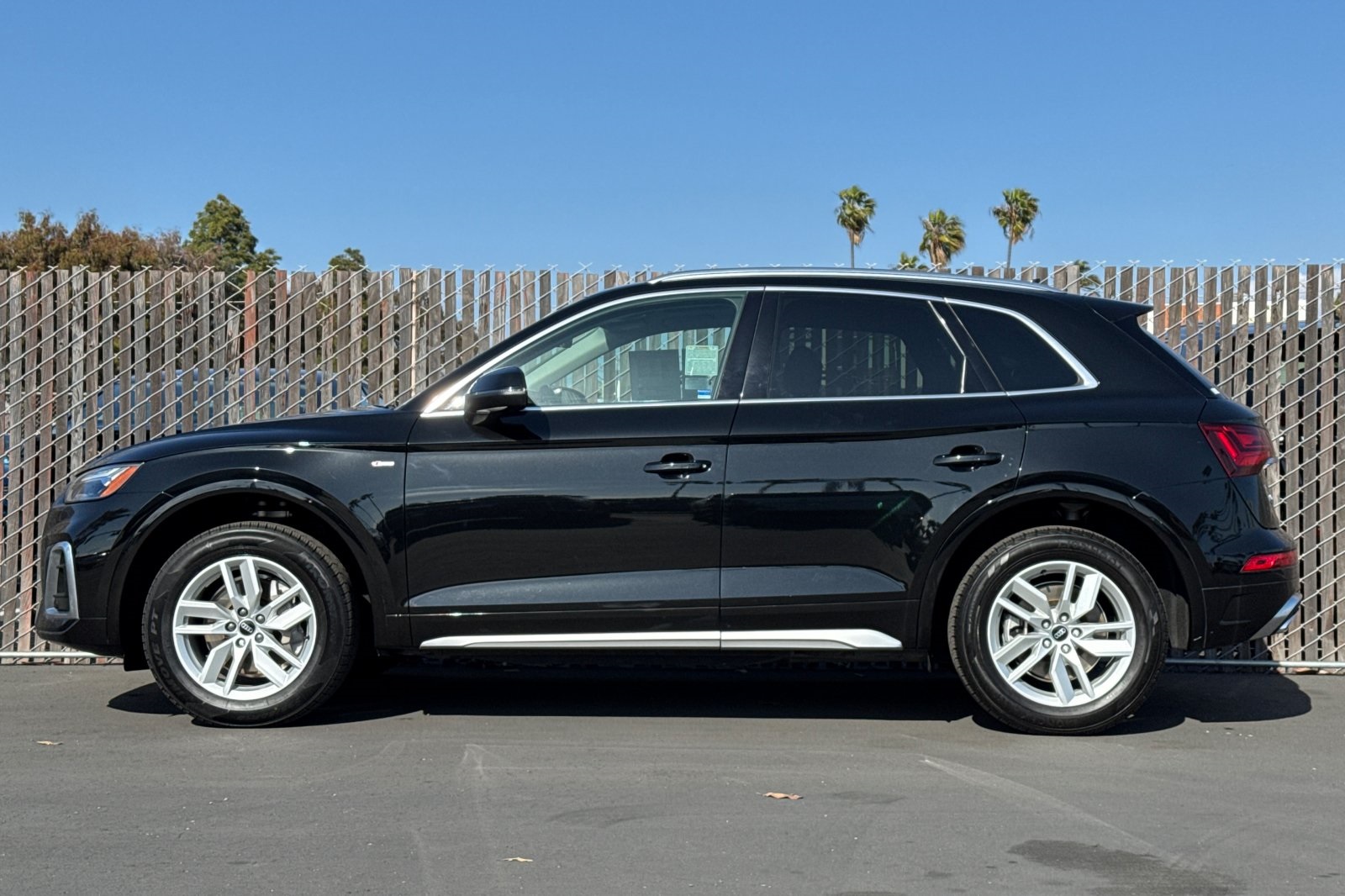 Vehicle image 2 of 29