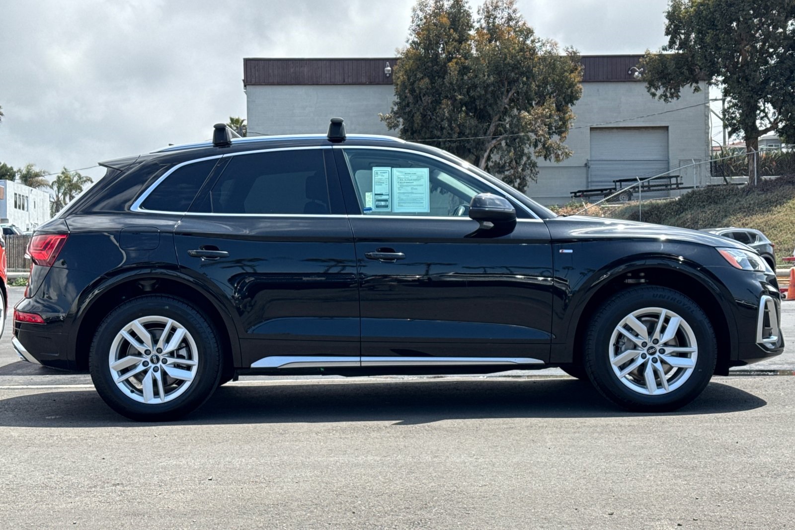 Vehicle image 7 of 29