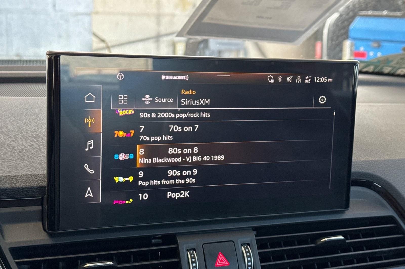 Vehicle image 18 of 29