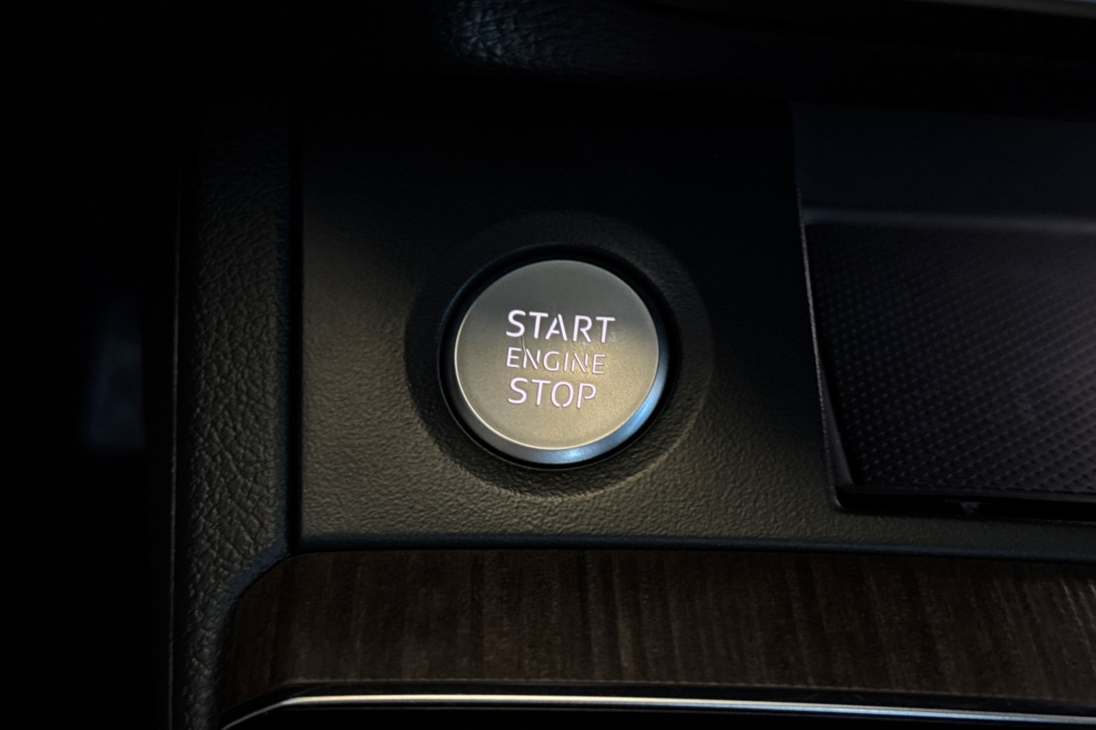 Vehicle image 22 of 29