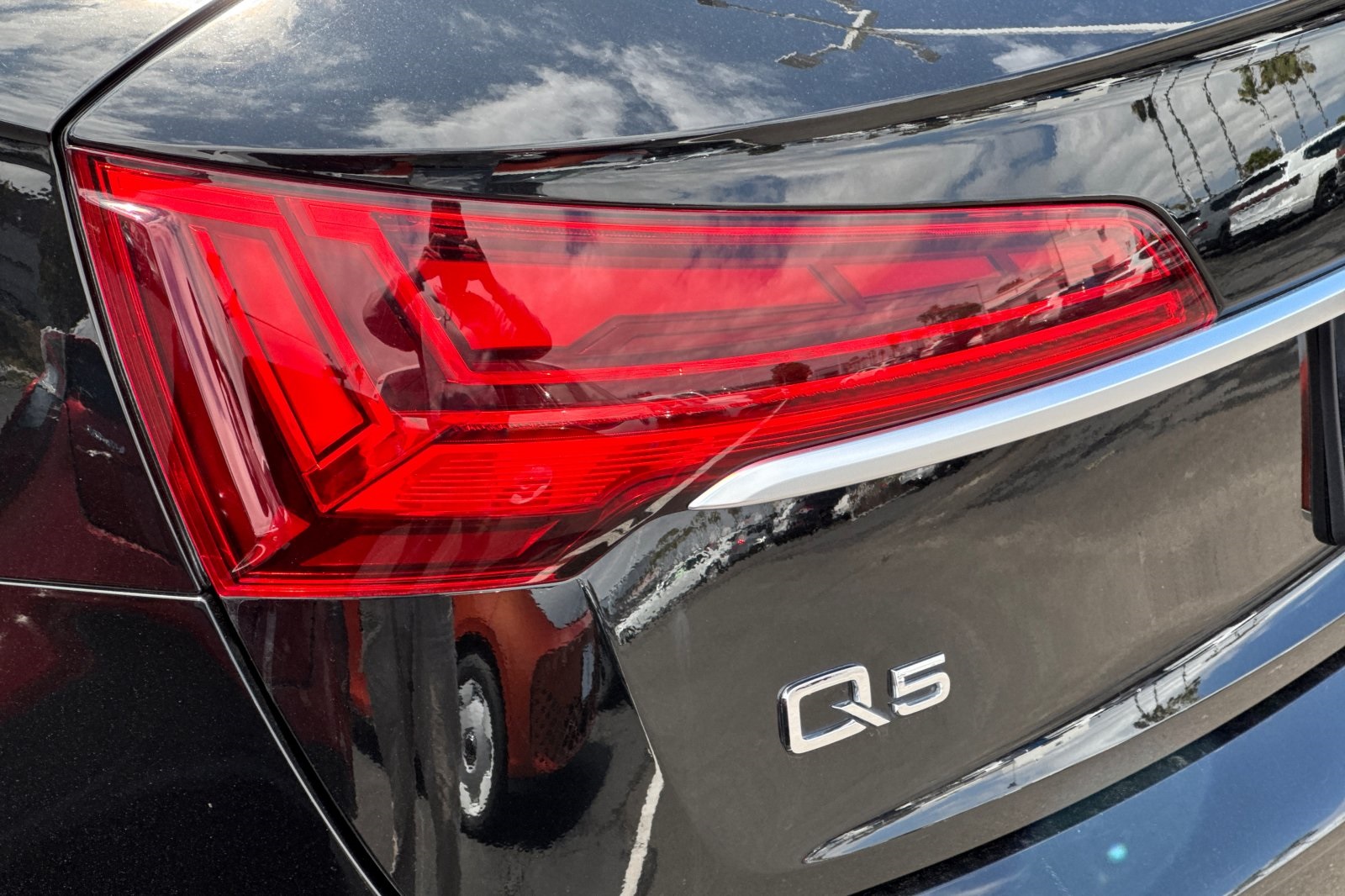 Vehicle image 27 of 29
