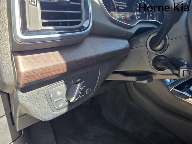 Vehicle image 31 of 35