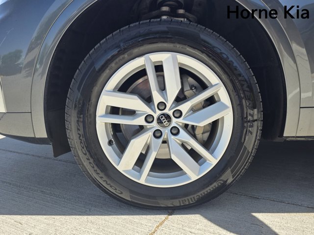 Vehicle image 8 of 35