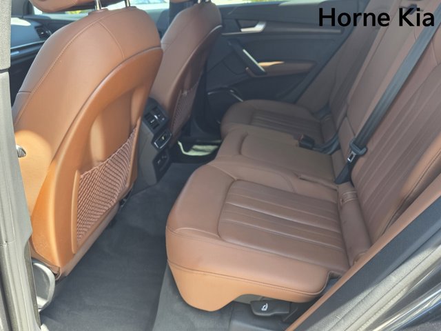 Vehicle image 10 of 35