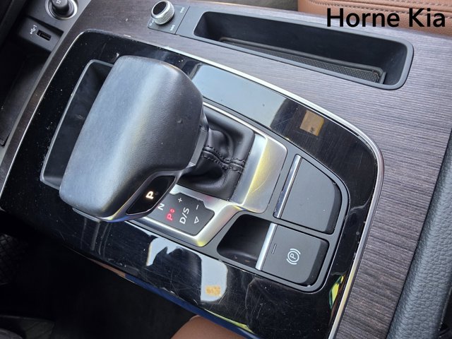 Vehicle image 27 of 35