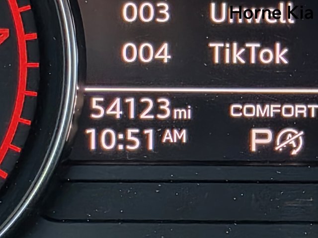 Vehicle image 21 of 35