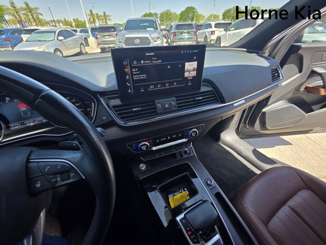 Vehicle image 14 of 35