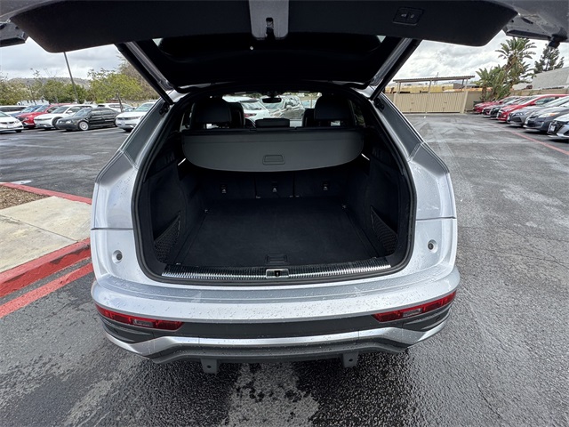 Vehicle image 14 of 44