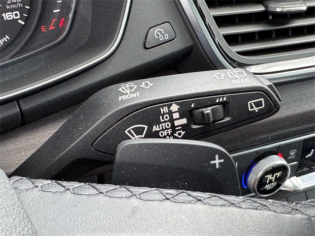 Vehicle image 41 of 44