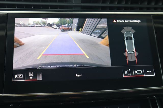 Vehicle image 21 of 38