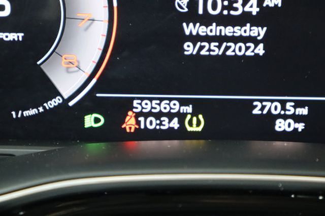 Vehicle image 19 of 38