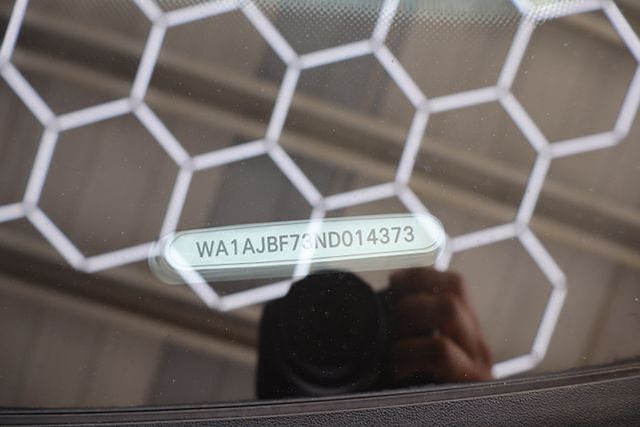 Vehicle image 32 of 38