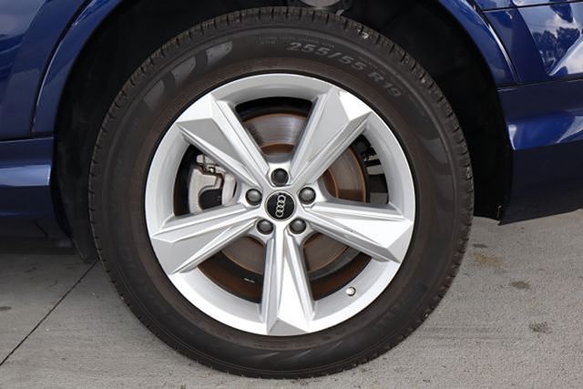 Vehicle image 7 of 38