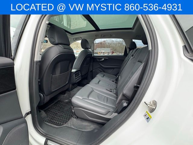 Vehicle image 11 of 38