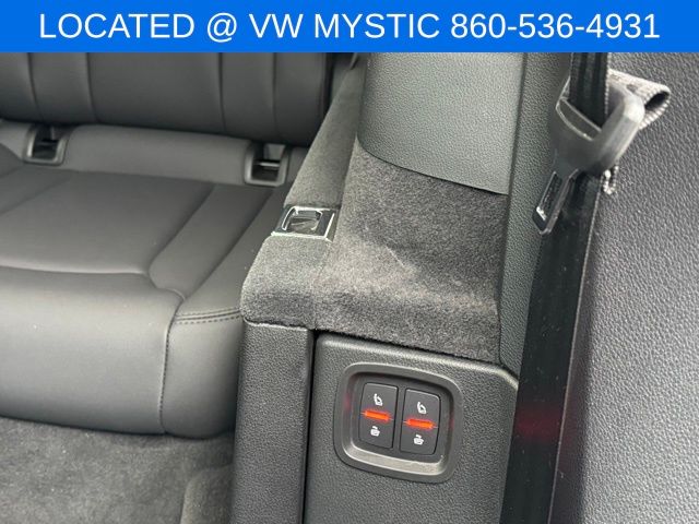 Vehicle image 15 of 38