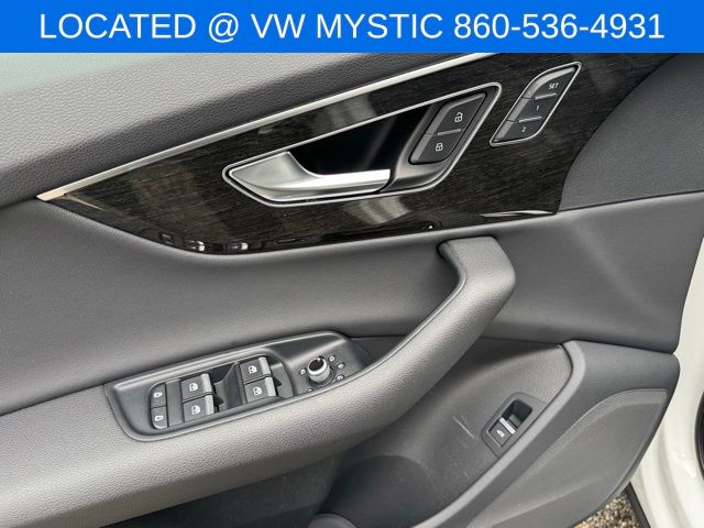 Vehicle image 29 of 38