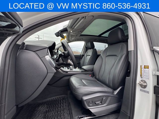 Vehicle image 27 of 38