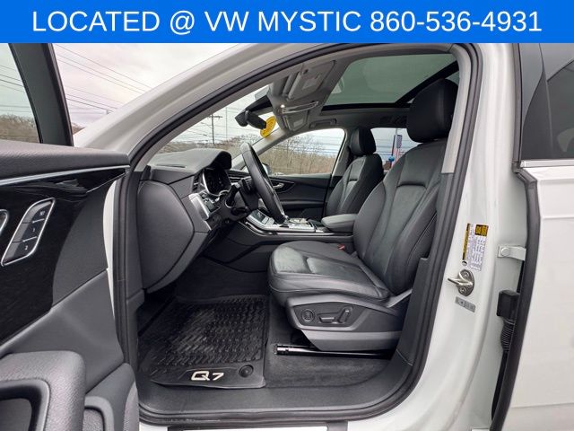 Vehicle image 26 of 38