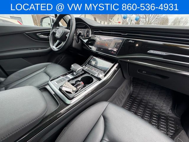 Vehicle image 24 of 38